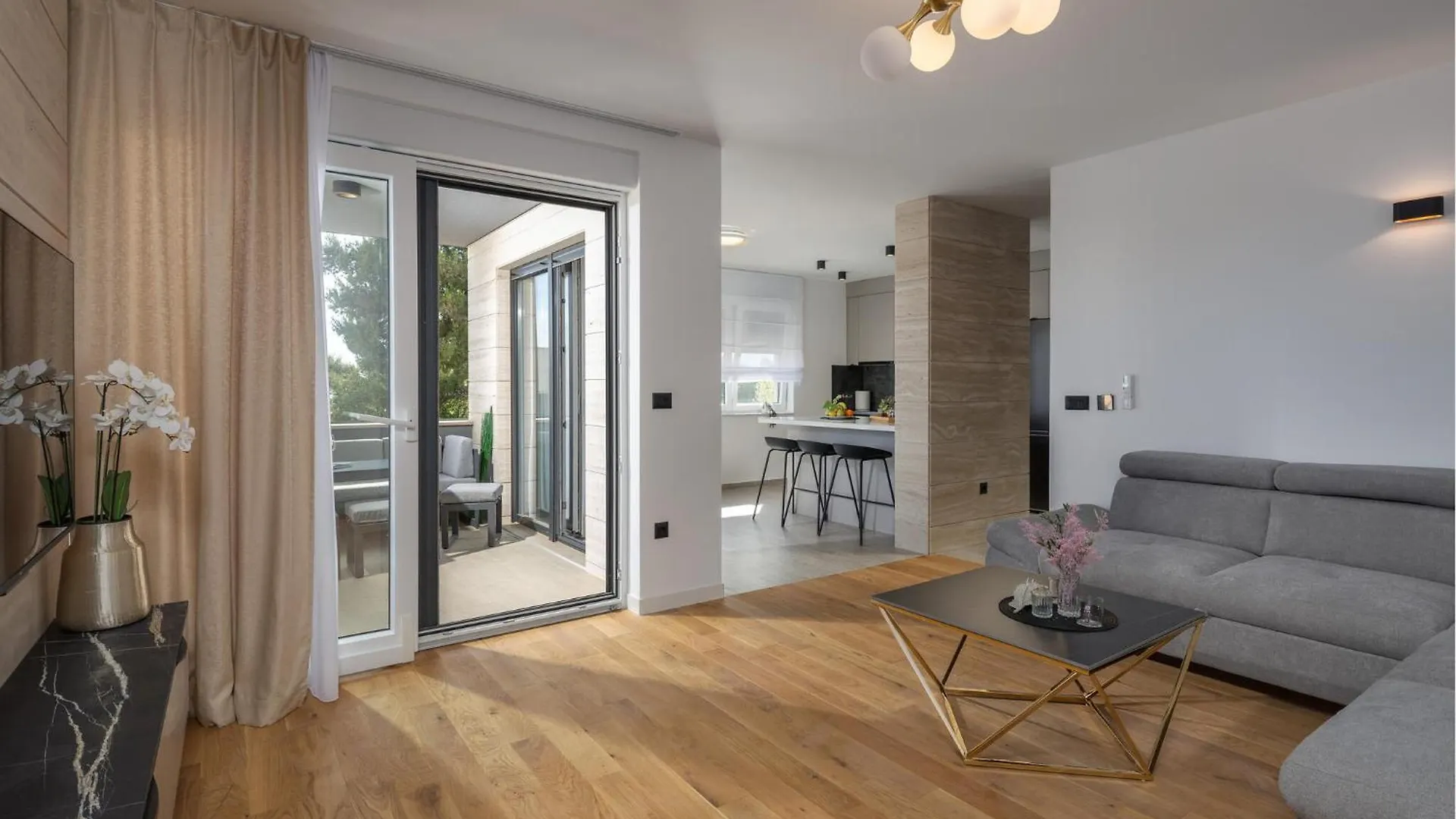 3 Bedroom Nice Apartment In Kozino