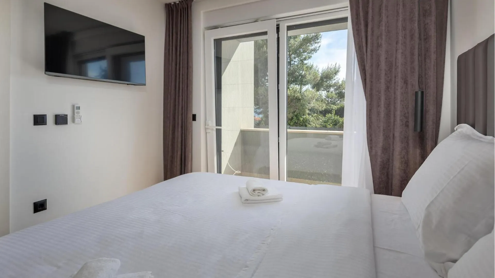 3 Bedroom Nice Apartment In Kozino