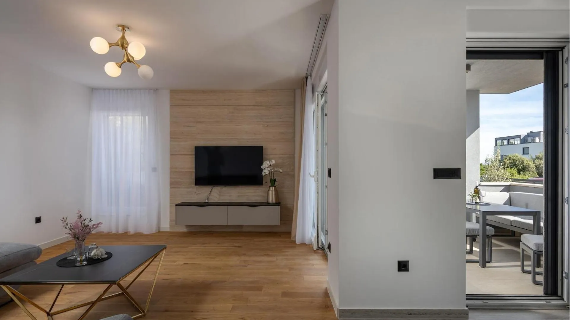 3 Bedroom Nice Apartment In Kozino 0*,