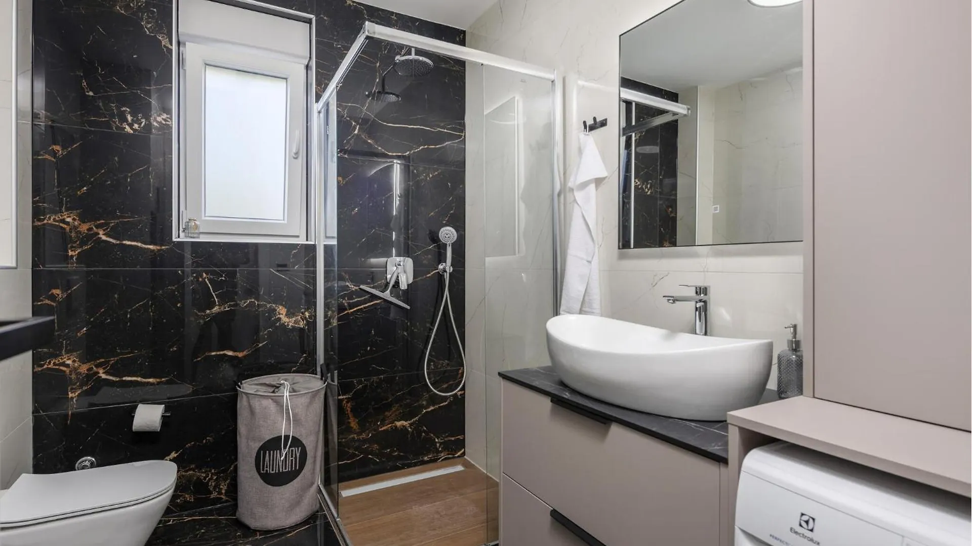 3 Bedroom Nice Apartment In Kozino Croatia